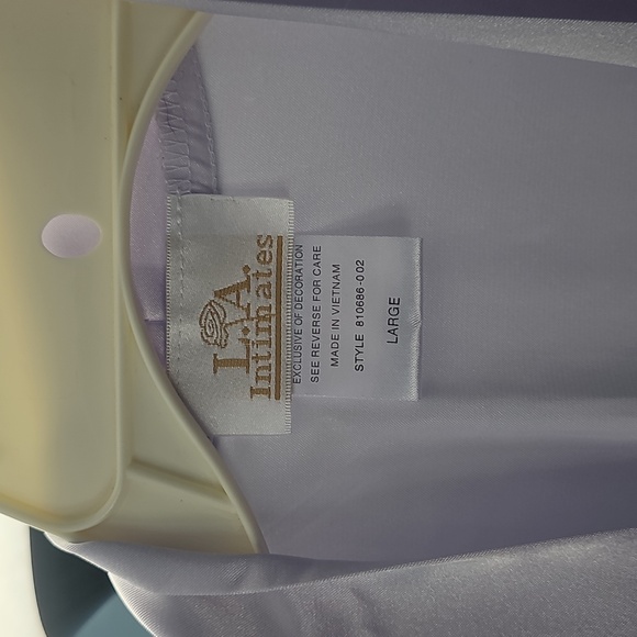 Elegant Lavender Embroidered Robe Set - Picture 5 of 6